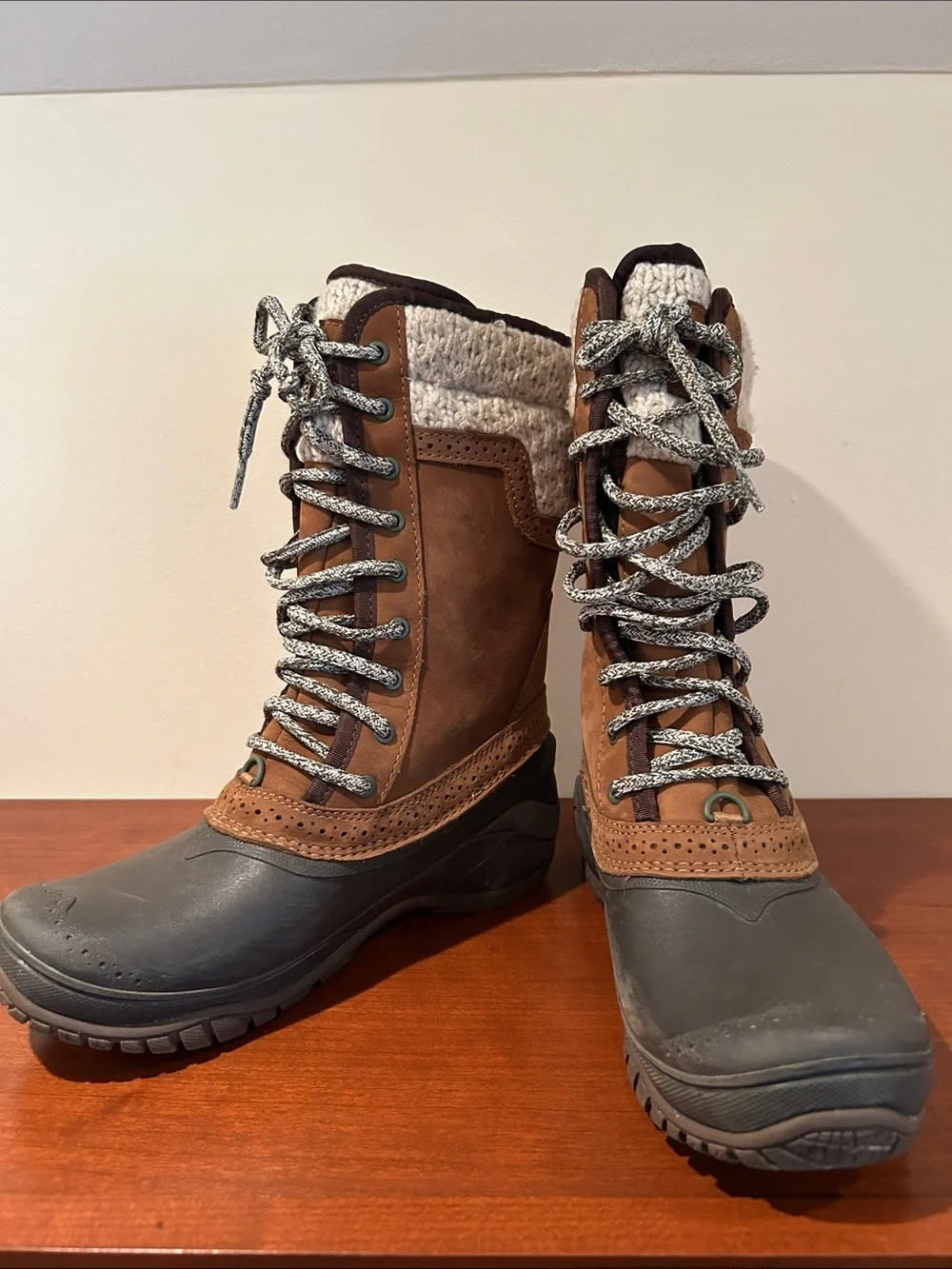 The North Face Women’s 6 Shellista II Winter Mid lace up boots